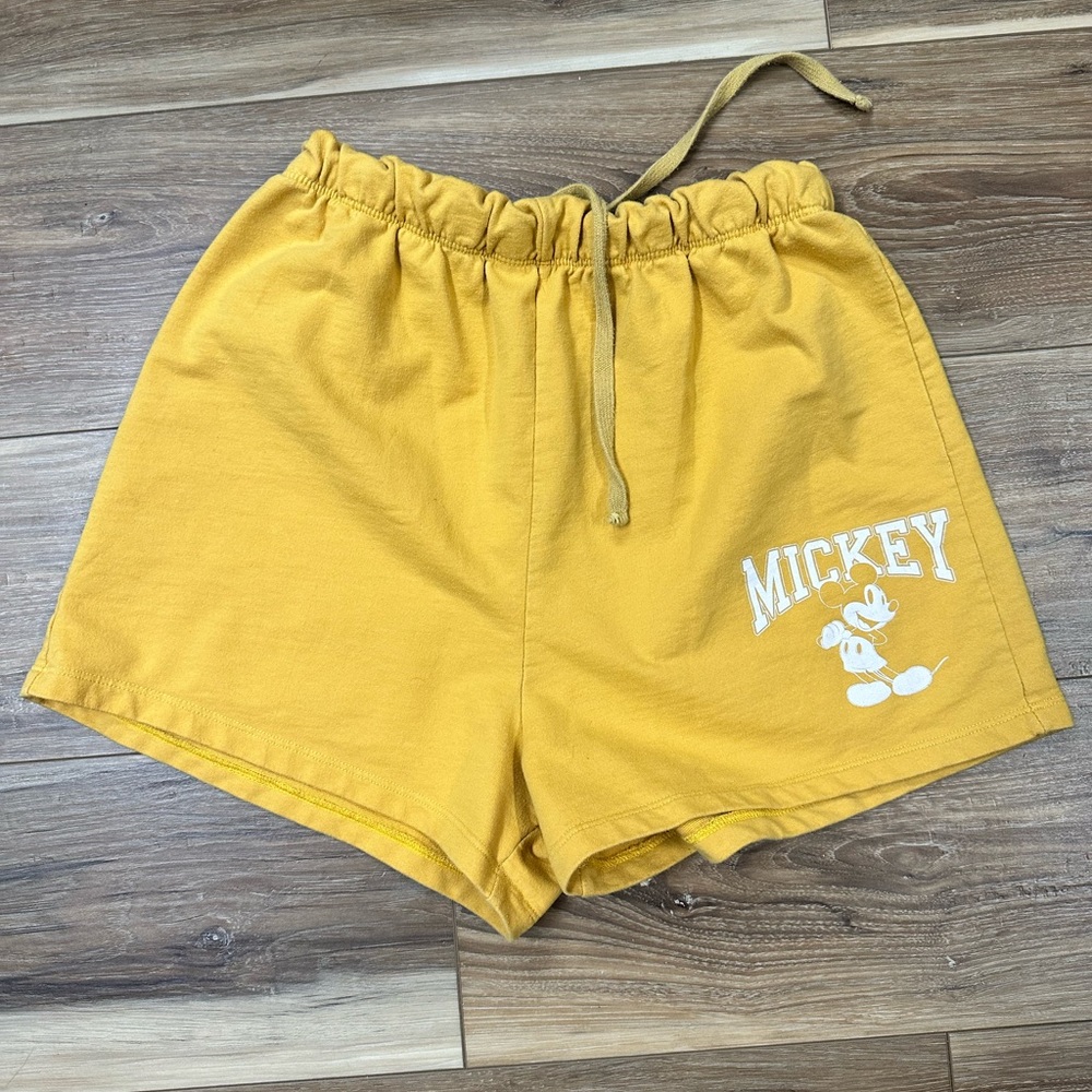Disney Mickey Mouse women’s shorts sz Medium